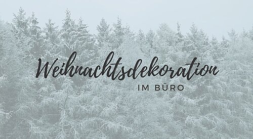 Weihnachtsdekoration im Büro